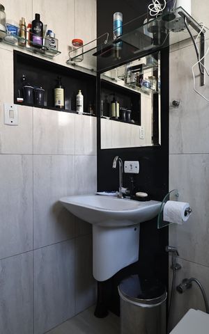 Casa à venda com 231m², 3 quartos e 2 vagasBanheiro
