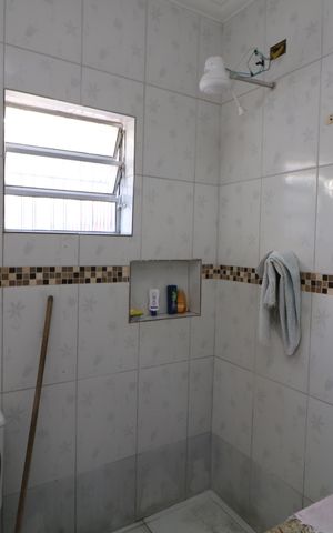 Casa à venda com 130m², 3 quartos e 4 vagasBanheiro C1