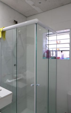 Casa à venda com 130m², 3 quartos e 4 vagasBanheiro C2