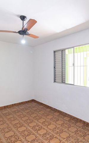 Casa à venda com 300m², 4 quartos e 2 vagas Casa à venda com 300m², 4 quartos e 2 vagasQuarto