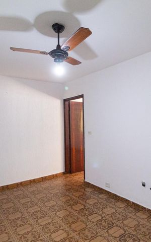 Casa à venda com 300m², 4 quartos e 2 vagas Casa à venda com 300m², 4 quartos e 2 vagasSala