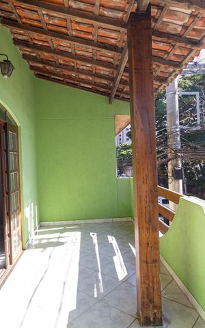 Casa à venda com 300m², 4 quartos e 2 vagas Casa à venda com 300m², 4 quartos e 2 vagasÁrea Gourmet - Sacada