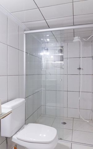 Casa à venda com 300m², 4 quartos e 2 vagas Casa à venda com 300m², 4 quartos e 2 vagasEdícula - Banheiro da Suíte