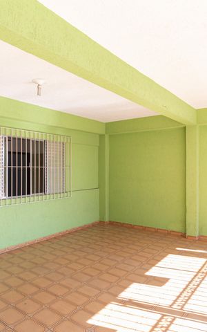 Casa à venda com 300m², 4 quartos e 2 vagas Casa à venda com 300m², 4 quartos e 2 vagasGaragem