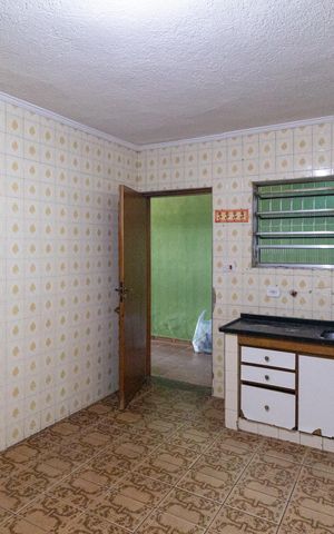 Casa à venda com 300m², 4 quartos e 2 vagas Casa à venda com 300m², 4 quartos e 2 vagasCozinha