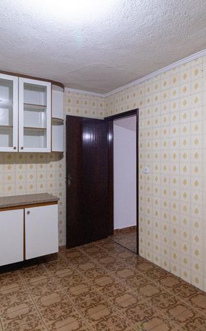 Casa à venda com 300m², 4 quartos e 2 vagas Casa à venda com 300m², 4 quartos e 2 vagasCozinha