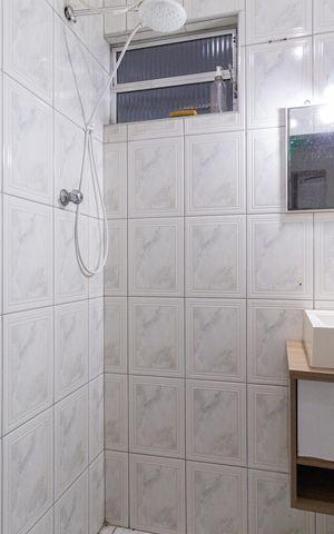 Casa à venda com 300m², 4 quartos e 2 vagas Casa à venda com 300m², 4 quartos e 2 vagasBanheiro
