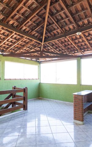 Casa à venda com 300m², 4 quartos e 2 vagas Casa à venda com 300m², 4 quartos e 2 vagasÁrea de serviço e churrasqueira