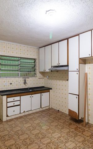 Casa à venda com 300m², 4 quartos e 2 vagas Casa à venda com 300m², 4 quartos e 2 vagasCozinha