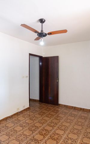 Casa à venda com 300m², 4 quartos e 2 vagas Casa à venda com 300m², 4 quartos e 2 vagasQuarto