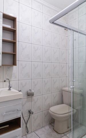 Casa à venda com 300m², 4 quartos e 2 vagas Casa à venda com 300m², 4 quartos e 2 vagasBanheiro da suíte