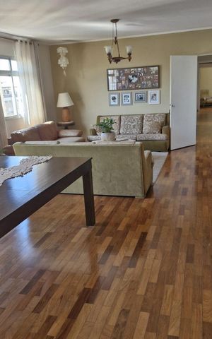 Apartamento à venda com 188m², 4 quartos e 2 vagas Apartamento à venda com 188m², 4 quartos e 2 vagasSala