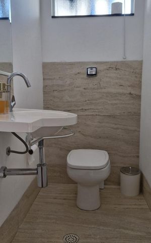 Apartamento à venda com 188m², 4 quartos e 2 vagas Apartamento à venda com 188m², 4 quartos e 2 vagasLavabo