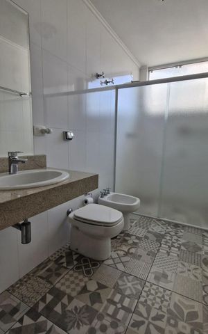 Apartamento à venda com 188m², 4 quartos e 2 vagas Apartamento à venda com 188m², 4 quartos e 2 vagasBanheiro