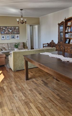 Apartamento à venda com 188m², 4 quartos e 2 vagas Apartamento à venda com 188m², 4 quartos e 2 vagasSala