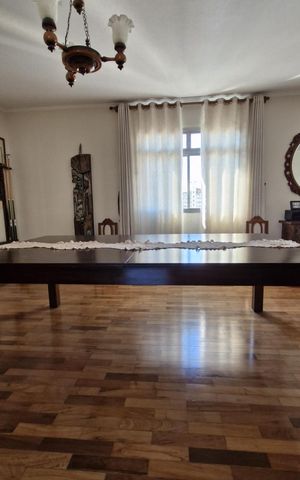 Apartamento à venda com 188m², 4 quartos e 2 vagas Apartamento à venda com 188m², 4 quartos e 2 vagasSala