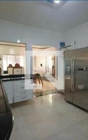 Casa para alugar com 170m², 4 quartos e 4 vagas
