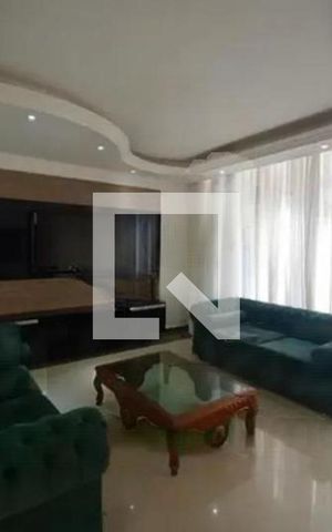 Casa para alugar com 170m², 4 quartos e 4 vagas
