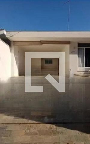 Casa para alugar com 170m², 4 quartos e 4 vagas