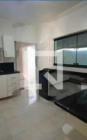 Casa para alugar com 170m², 4 quartos e 4 vagas