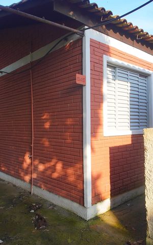 Casa para alugar com 200m², 2 quartos e 2 vagasFachada