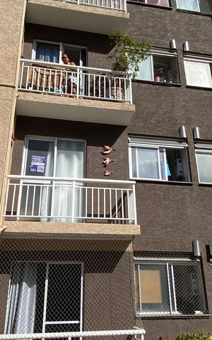 Apartamento à venda com 48m², 2 quartos e 1 vaga Apartamento à venda com 48m², 2 quartos e 1 vagaFachada do bloco