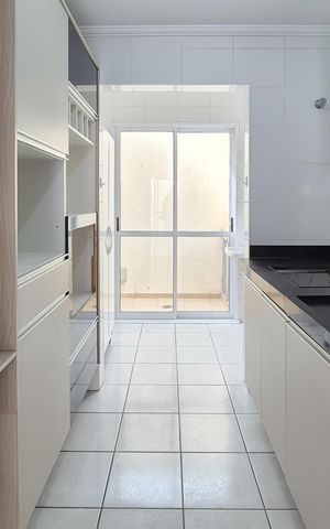 Casa de condomínio para alugar com 97m², 3 quartos e 2 vagasCozinha - Armários