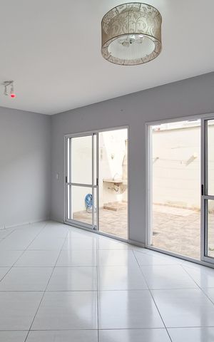 Casa de condomínio para alugar com 97m², 3 quartos e 2 vagasSala