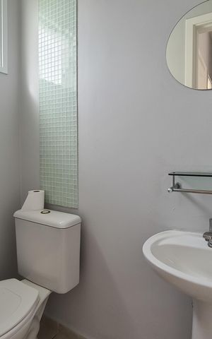 Casa de condomínio para alugar com 97m², 3 quartos e 2 vagasLavabo