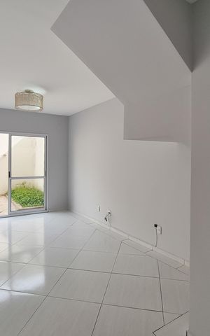 Casa de condomínio para alugar com 97m², 3 quartos e 2 vagasSala