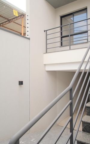 Casa à venda com 134m², 3 quartos e 3 vagasFrente da Casa