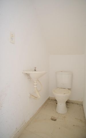 Casa de condomínio à venda com 58m², 2 quartos e 1 vagaLavabo