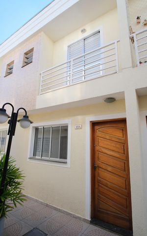 Casa de condomínio à venda com 58m², 2 quartos e 1 vagaFachada