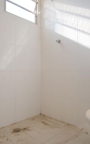 Casa de condomínio à venda com 58m², 2 quartos e 1 vagaBanheiro da Suíte 1