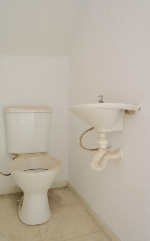 Casa de condomínio à venda com 58m², 2 quartos e 1 vagaLavabo