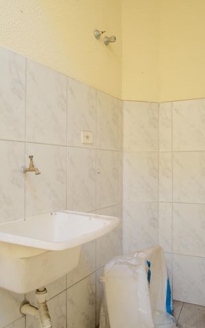 Casa de condomínio à venda com 70m², 2 quartos e 1 vagaÁrea de Serviço