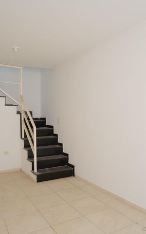 Casa de condomínio à venda com 70m², 2 quartos e 1 vagaSala