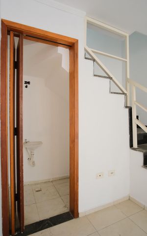 Casa de condomínio à venda com 70m², 2 quartos e 1 vagaLavabo
