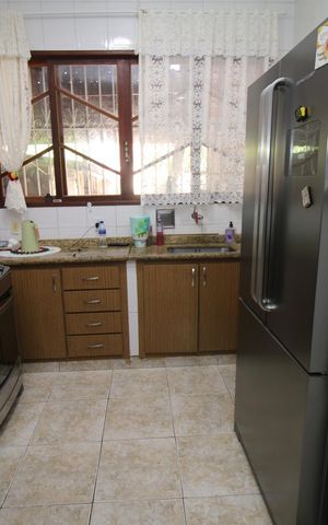 Casa à venda com 180m², 3 quartos e 3 vagasCozinha