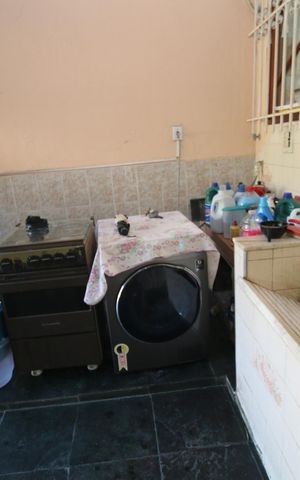 Casa à venda com 180m², 3 quartos e 3 vagasÁrea de Serviço