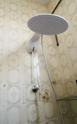 Casa à venda com 180m², 3 quartos e 3 vagasBanheiro 3