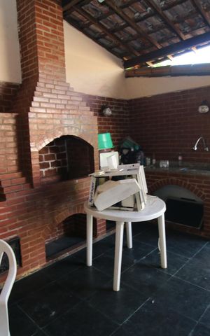 Casa à venda com 180m², 3 quartos e 3 vagasChurrasqueira