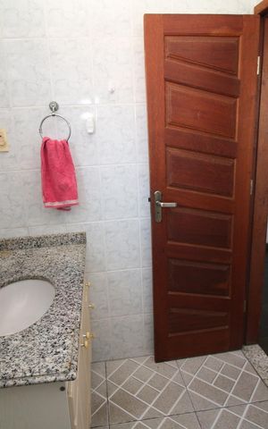 Casa à venda com 180m², 3 quartos e 3 vagasBanheiro 1