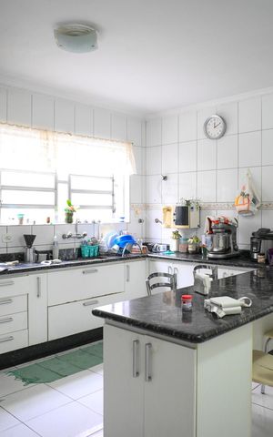 Casa à venda com 306m², 3 quartos e 2 vagas Casa à venda com 306m², 3 quartos e 2 vagasCozinha