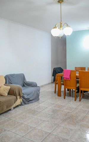 Casa à venda com 306m², 3 quartos e 2 vagas Casa à venda com 306m², 3 quartos e 2 vagasSala