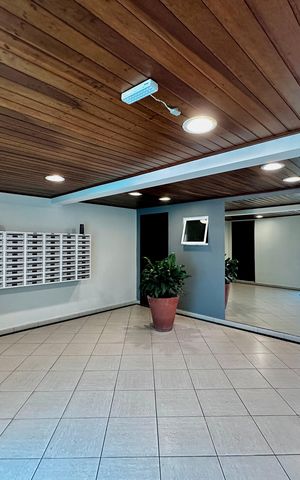 Apartamento à venda com 54m², 2 quartos e 1 vaga Apartamento à venda com 54m², 2 quartos e 1 vagaHall Social Bloco