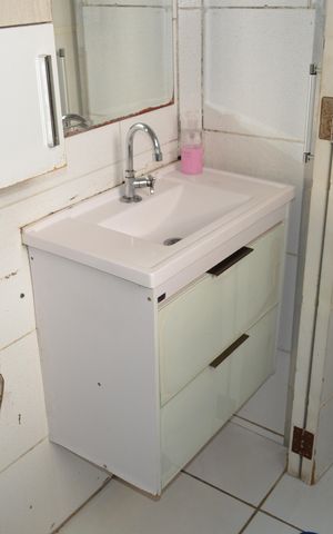 Casa à venda com 80m², 2 quartos e sem vagaBanheiro