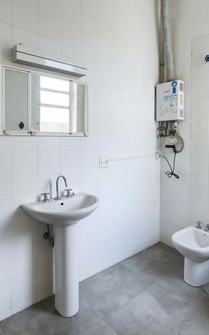 Apartamento à venda com 250m², 4 quartos e 2 vagas Apartamento à venda com 250m², 4 quartos e 2 vagasBanheiro da Suite