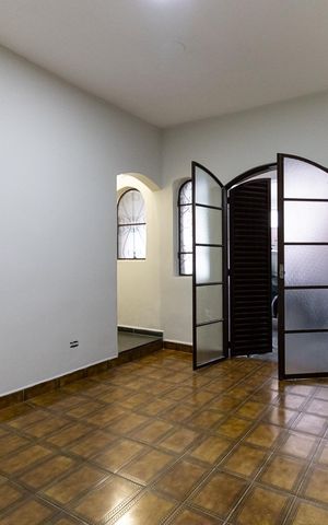 Casa para alugar com 80m², 2 quartos e 1 vaga Casa para alugar com 80m², 2 quartos e 1 vagaSala