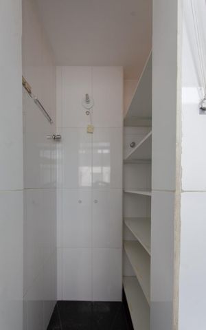 Apartamento para alugar com 257m², 4 quartos e 5 vagas Apartamento para alugar com 257m², 4 quartos e 5 vagasDespensa